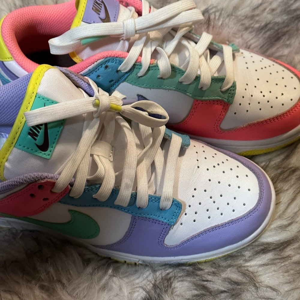 Wmns Dunk Low SE 'Candy
Nike

Sneakers

Dunks